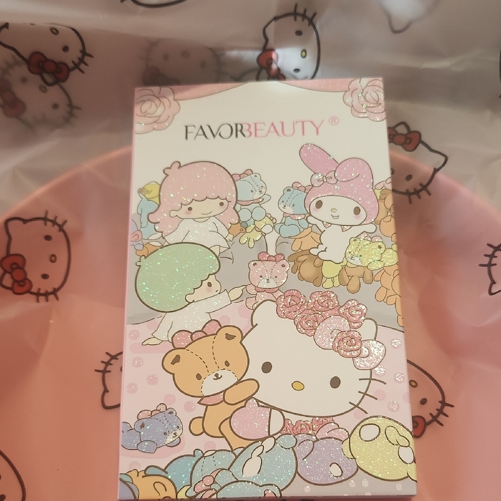 Hello Kitty FavorBeauty Eyeshadow Palette - Pastel Collection